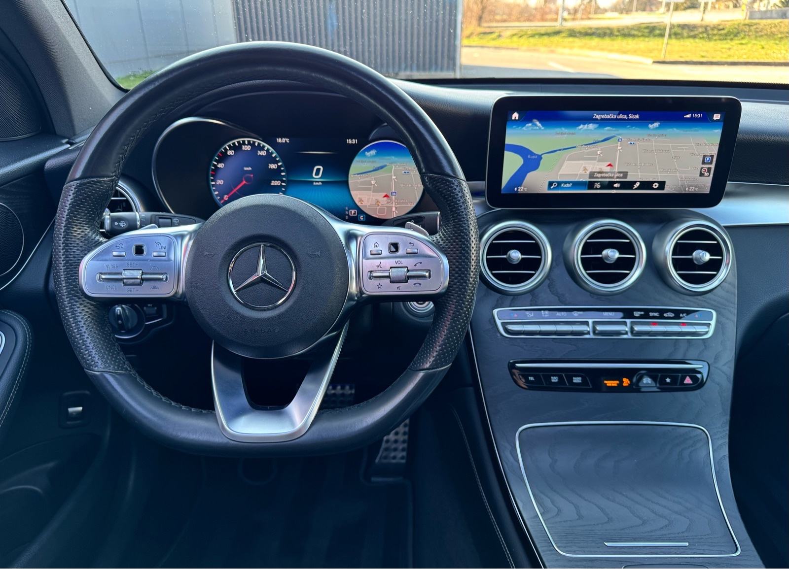 Mercedes-Benz GLC 220 d AMG 4MATIC FULL, fotografija 12