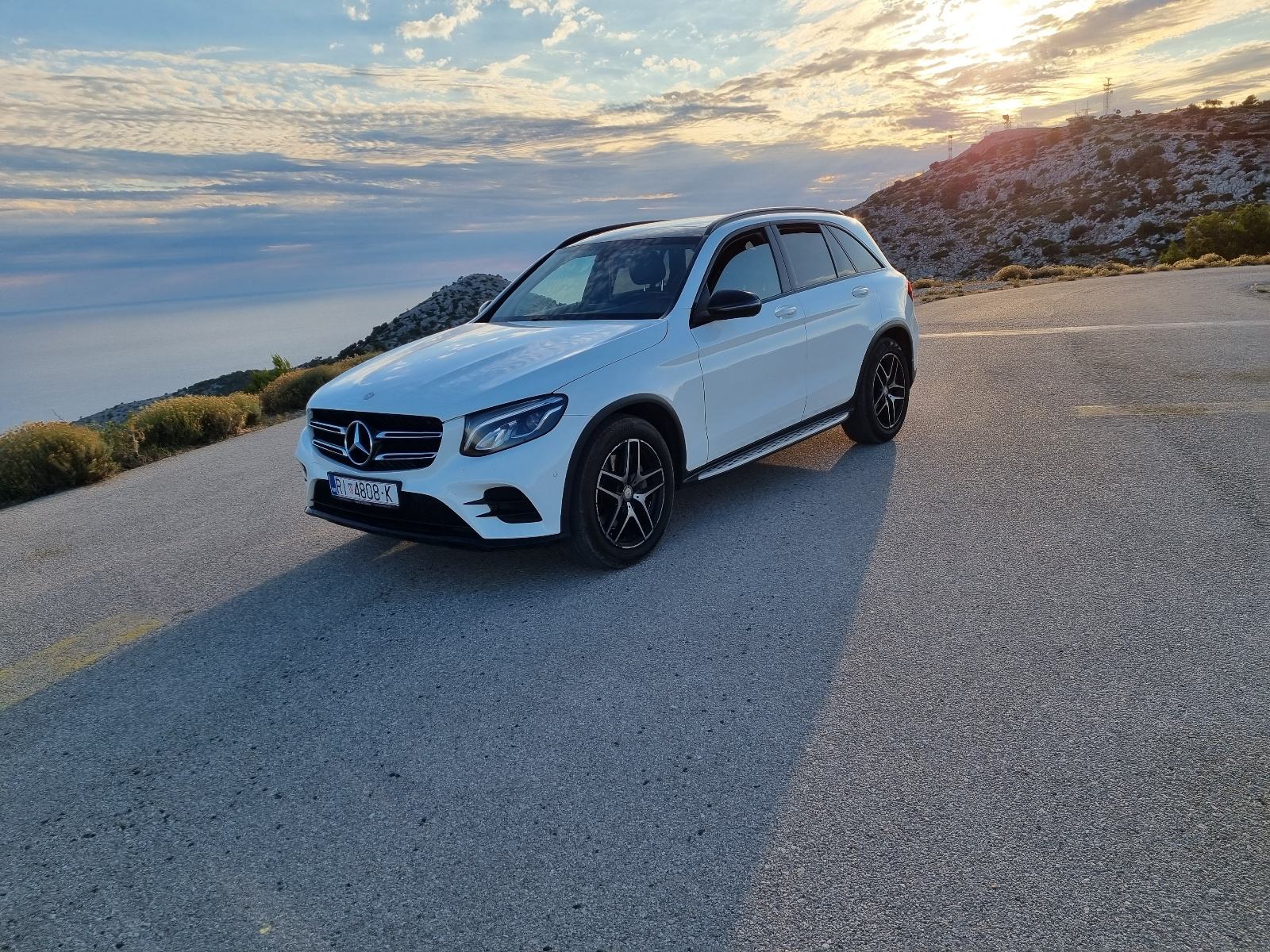 Mercedes-Benz GLC 220d AMGx2/night paket/PANO/9G/4MATIC, fotografija 3