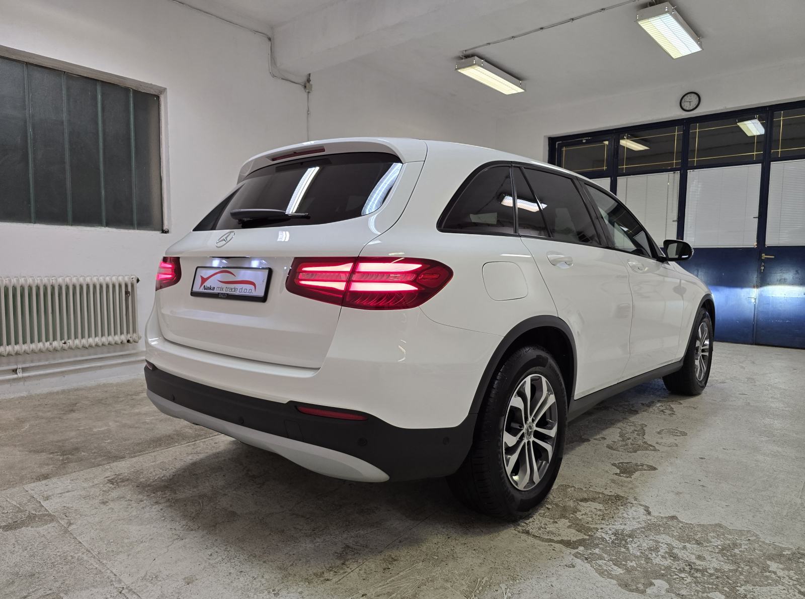 Mercedes-Benz GLC 220d 4X4 89.000 KM LED/NAV/KAM/MEMO/MB-100 GARANCIJA, fotografija 7
