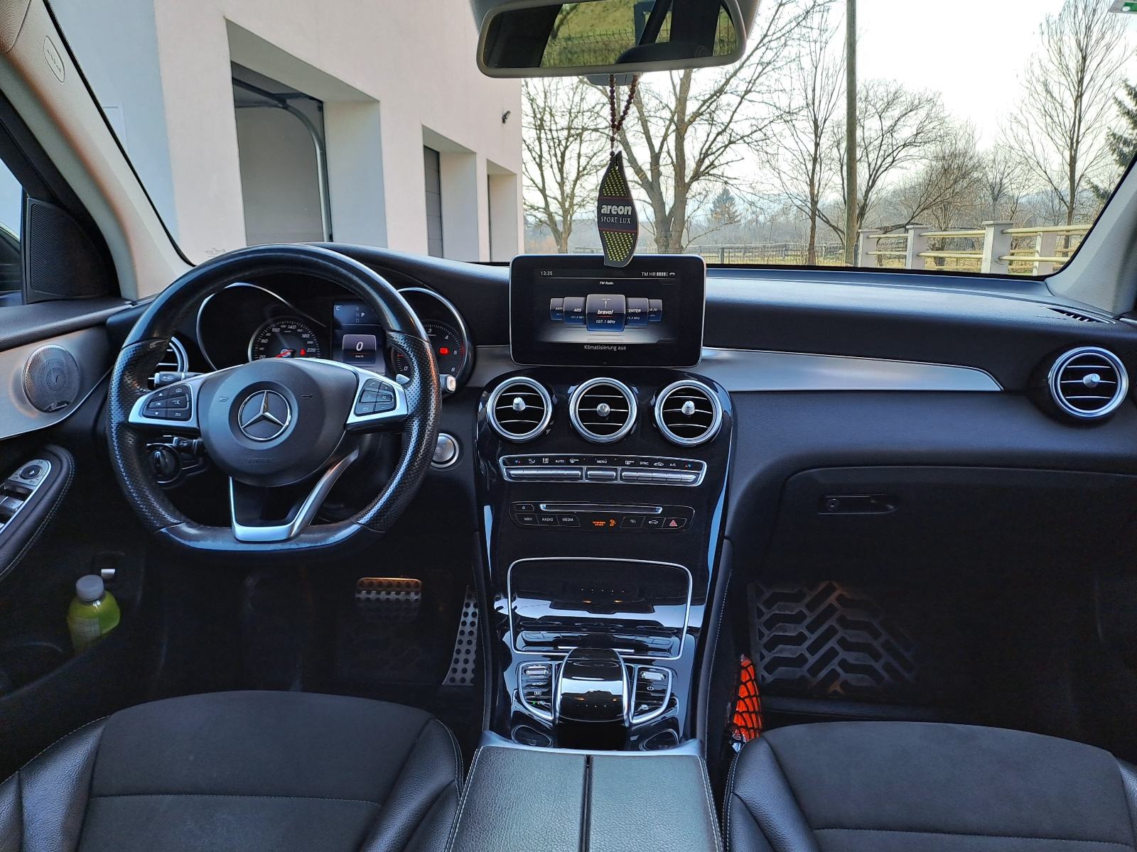 Mercedes-Benz GLC 250 3xAMG svi servisi u Mercedesu, fotografija 11