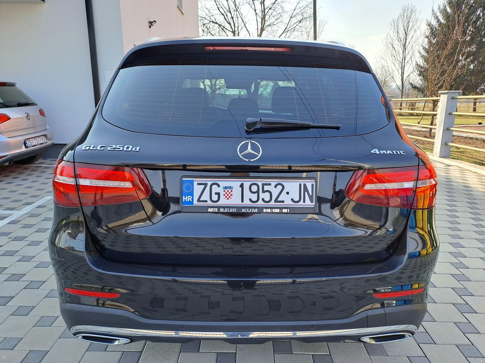 Mercedes-Benz GLC 250 3xAMG svi servisi u Mercedesu, fotografija 6