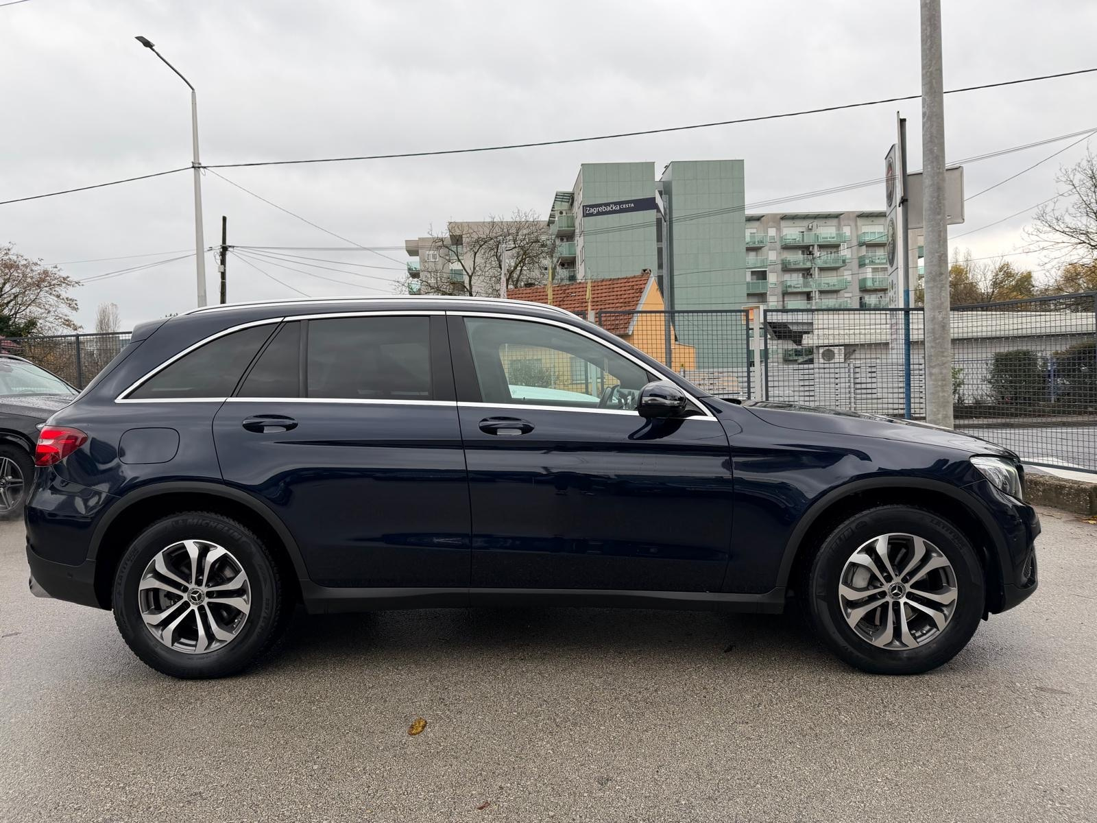 Mercedes-Benz GLC 250d 4Matic Exclusive **DESIGNO**ZRAČNI OVJES**, fotografija 4
