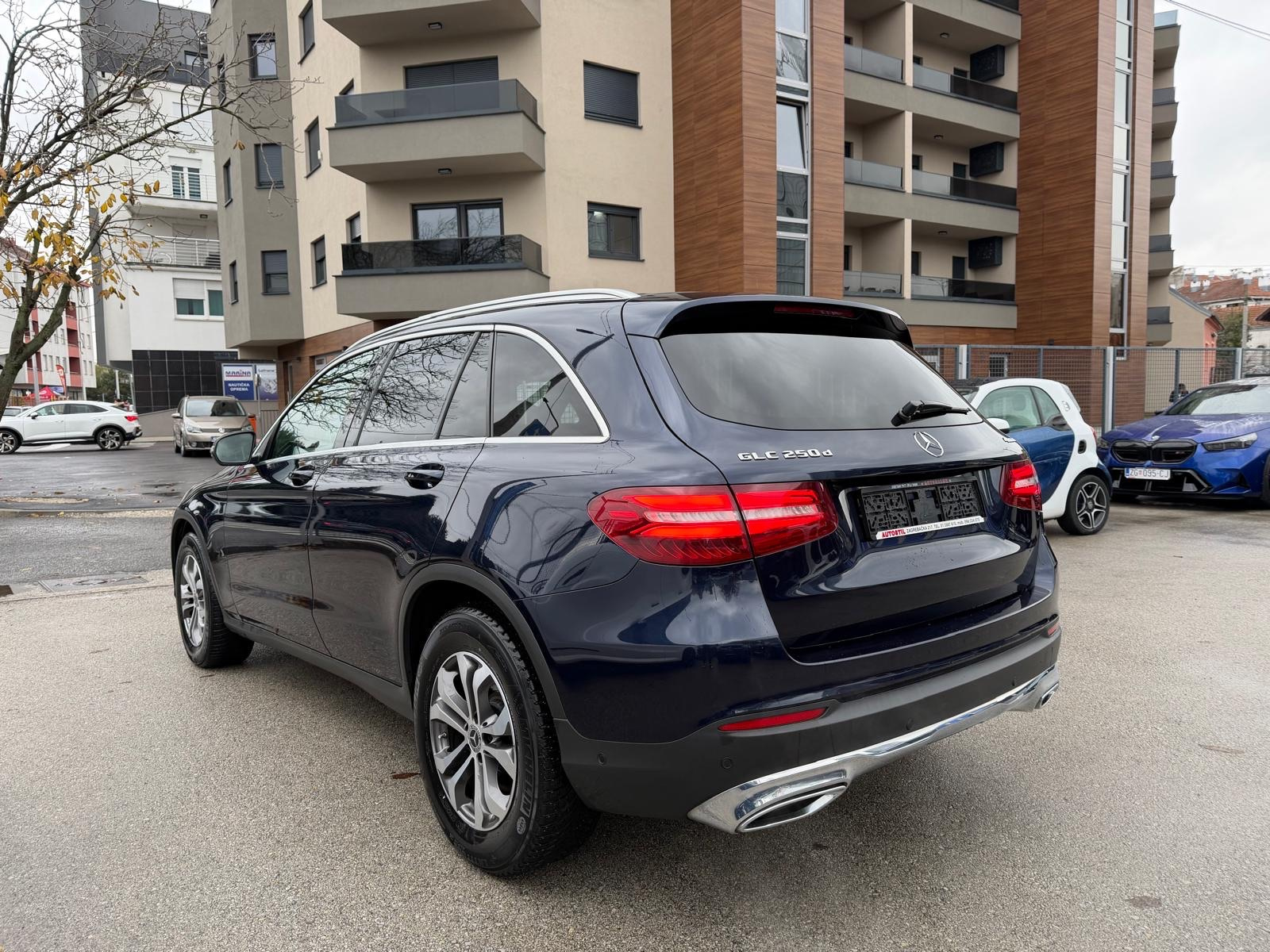 Mercedes-Benz GLC 250d 4Matic Exclusive **DESIGNO**ZRAČNI OVJES**, fotografija 6