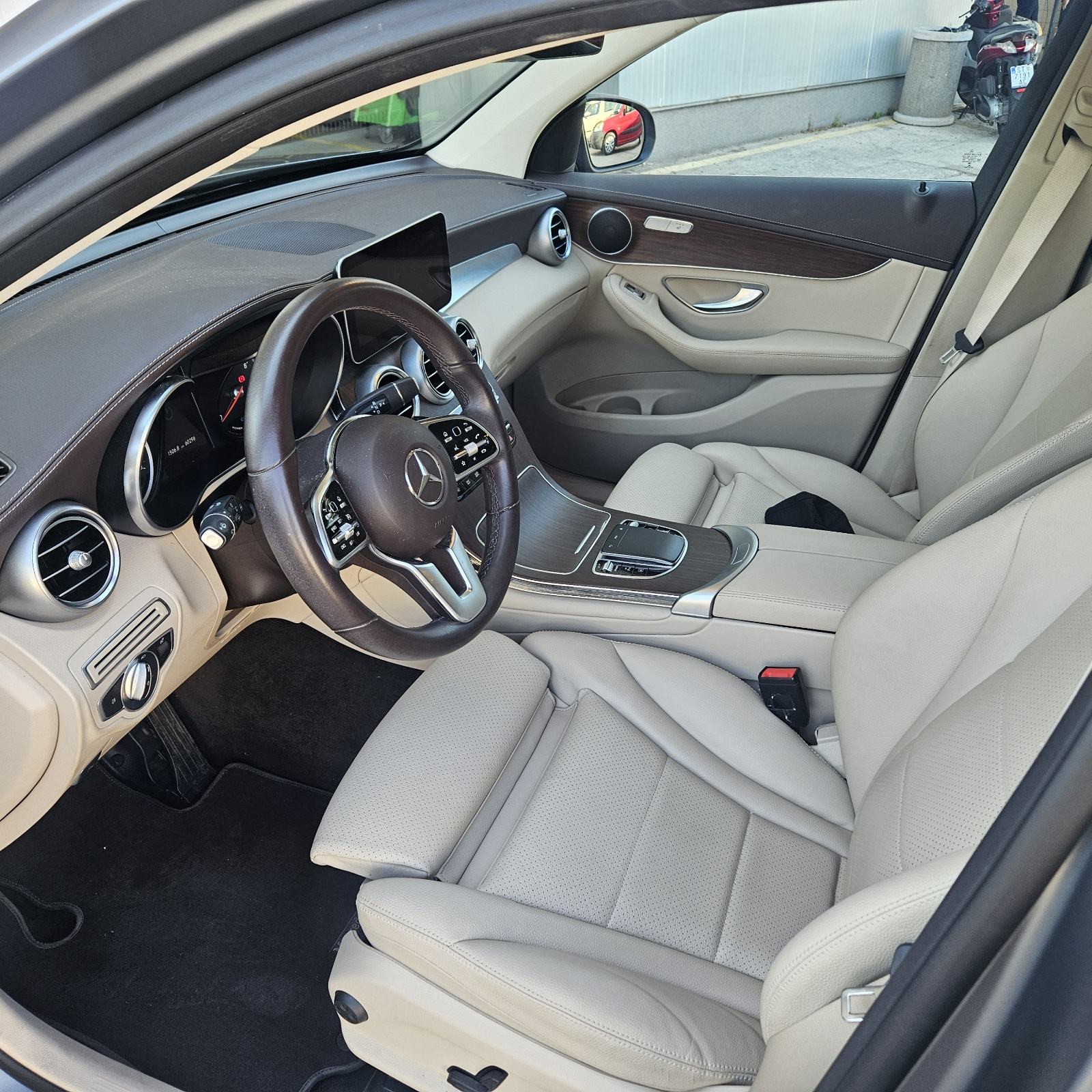 Mercedes-Benz GLC 300 4MATIC, fotografija 8