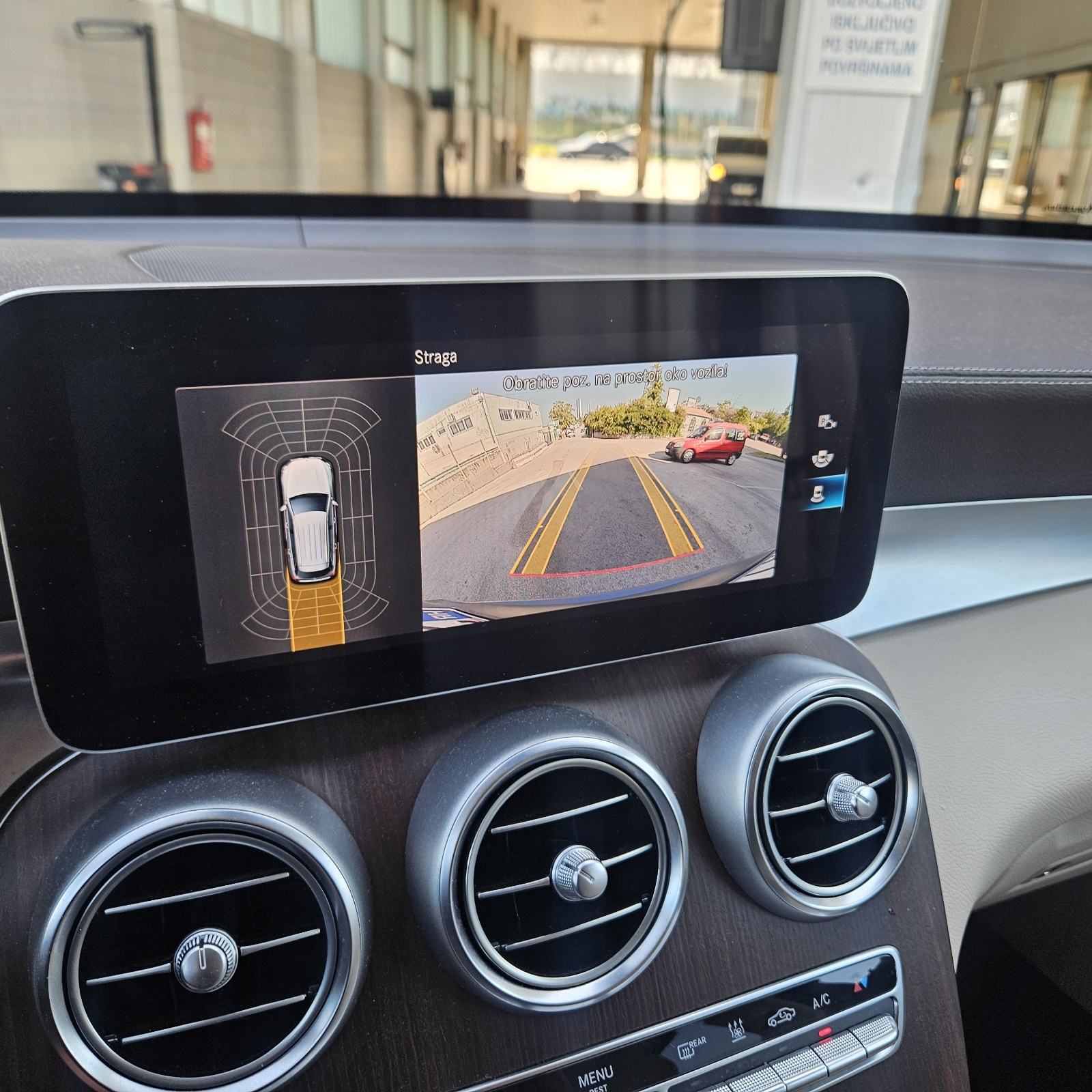 Mercedes-Benz GLC 300 4MATIC, fotografija 12