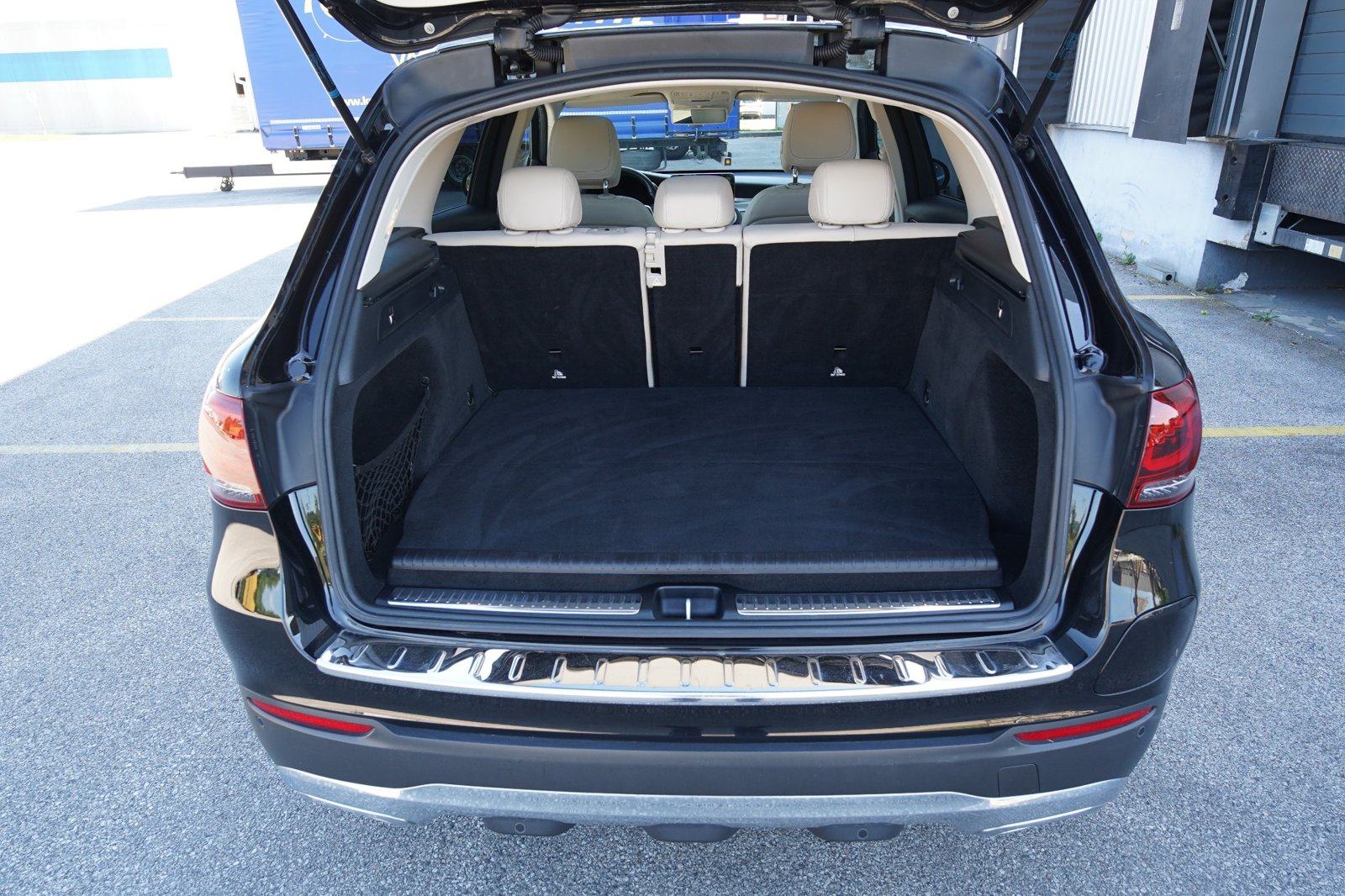 Mercedes-Benz GLC 300 E#SERVISNA#JAMSTVO##LEASING BEZ UČEŠĆA#, fotografija 17