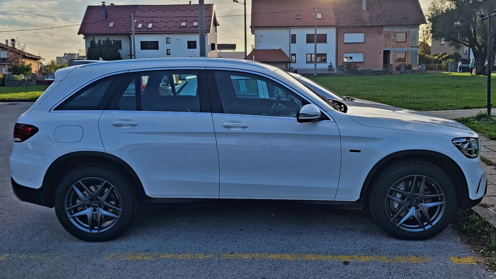 Mercedes Benz GLC 300e 4Matic Automatik 2020 God 