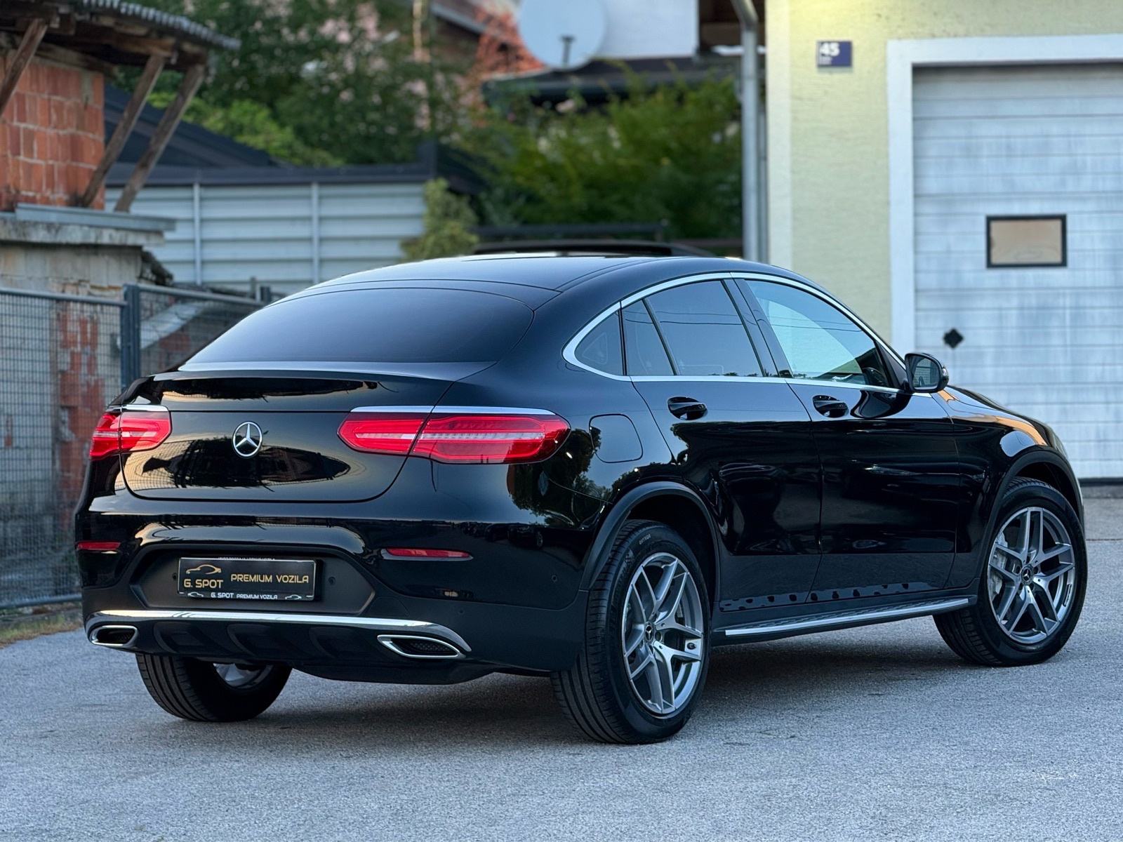 Mercedes-Benz GLC Coupe 220d *AUTOMATIK*4 MATIC*AMG*ŠIBER*VEL.NAVI*, fotografija 4
