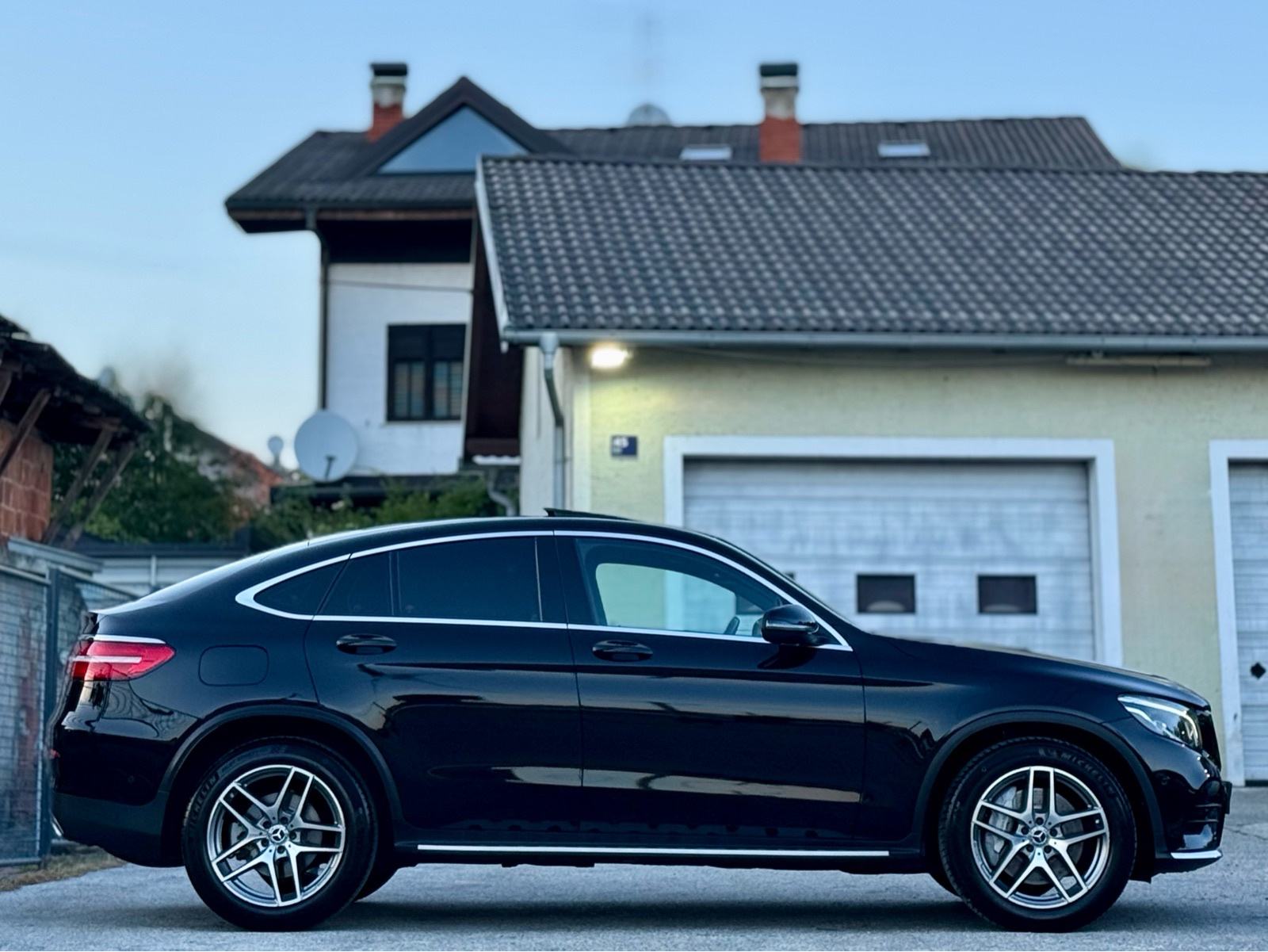 Mercedes-Benz GLC Coupe 220d *AUTOMATIK*4 MATIC*AMG*ŠIBER*VEL.NAVI*, fotografija 7