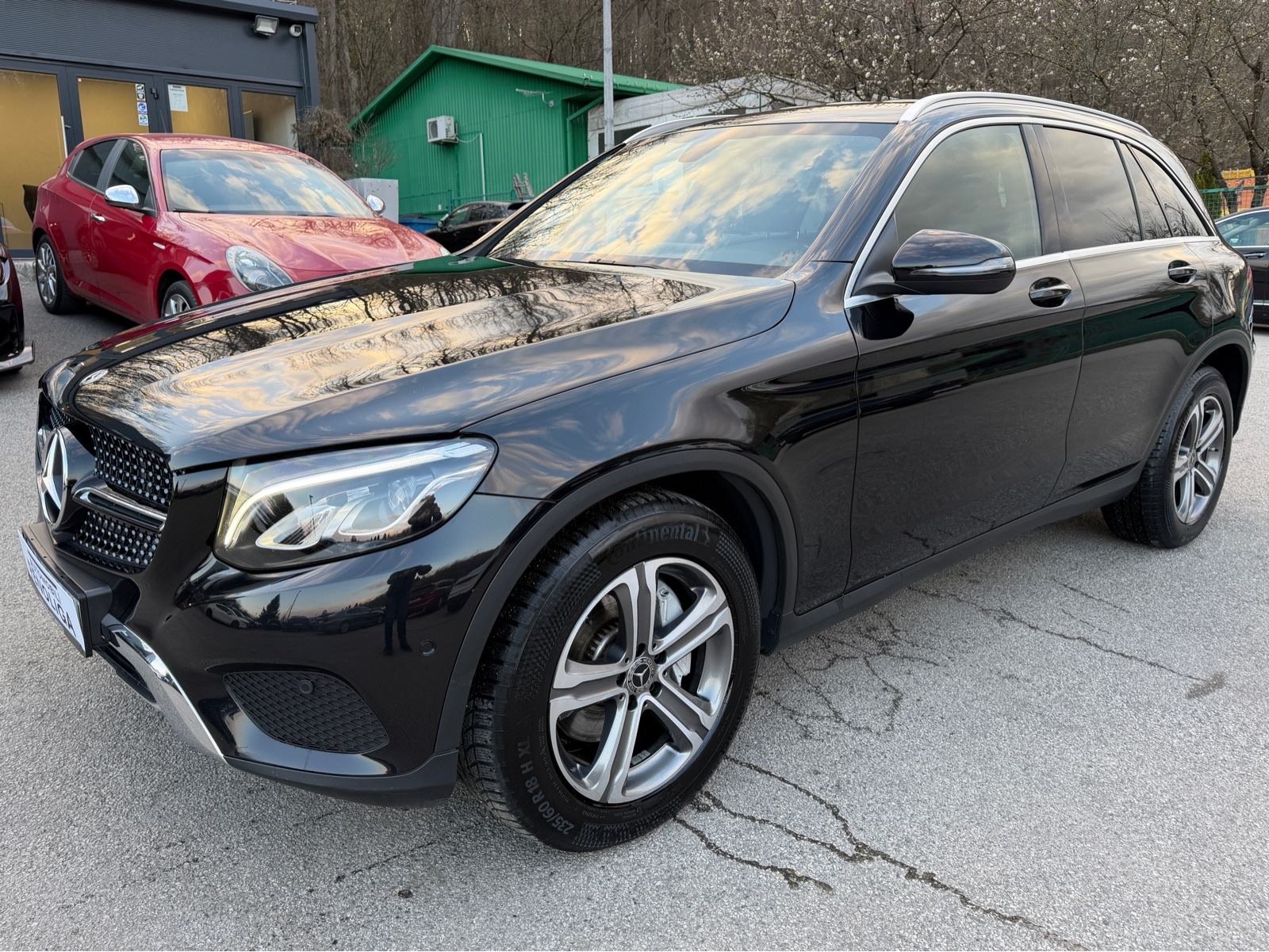 Mercedes-Benz GLC220d 4MATIC AUTOMATIK,LED,KUPLJEN NOVI U HR,U PDV-U!, fotografija 1