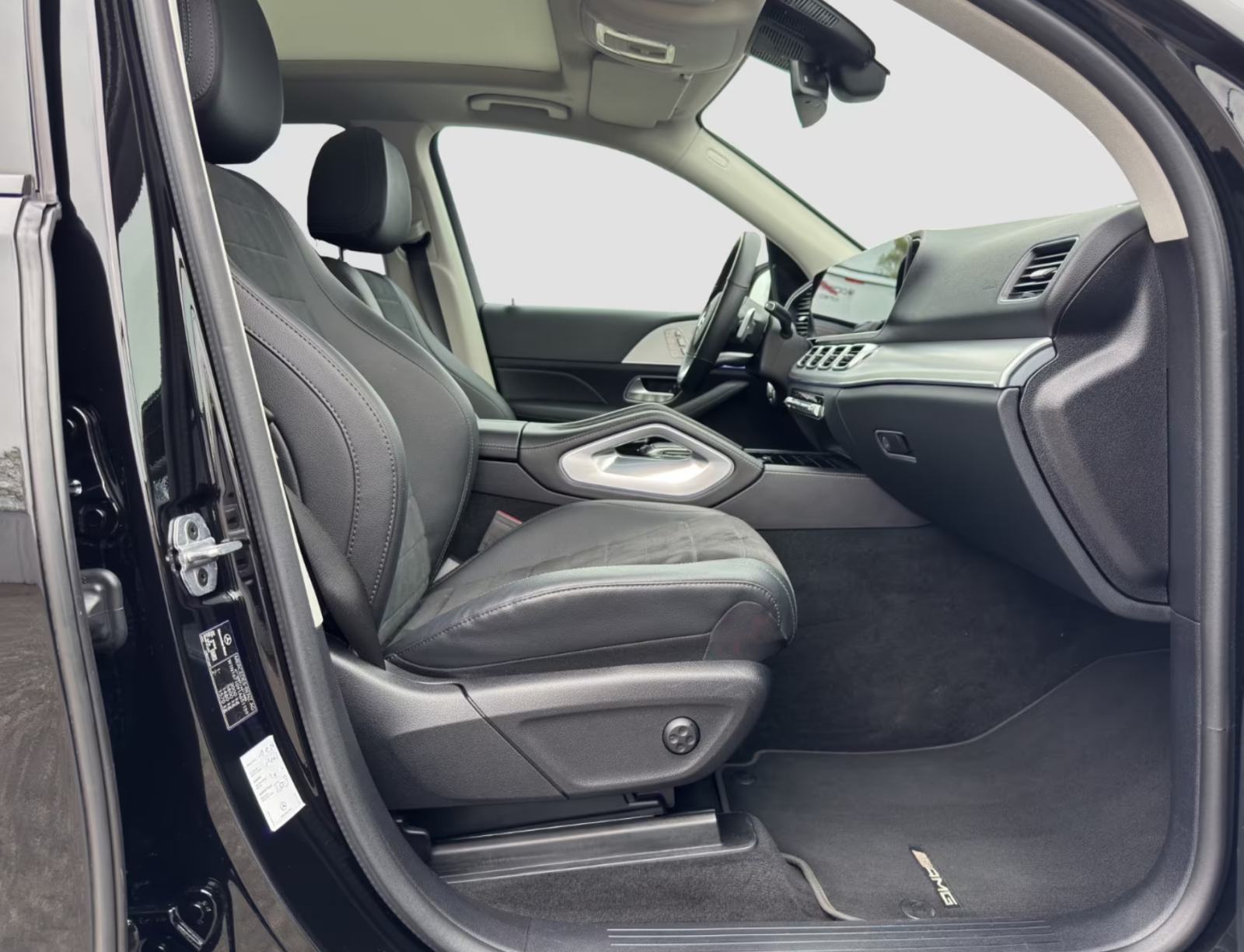 Mercedes-Benz GLE 300d 4M - AMG, PANORAMA, KUKA, MEMORY, 360, BURM, fotografija 9