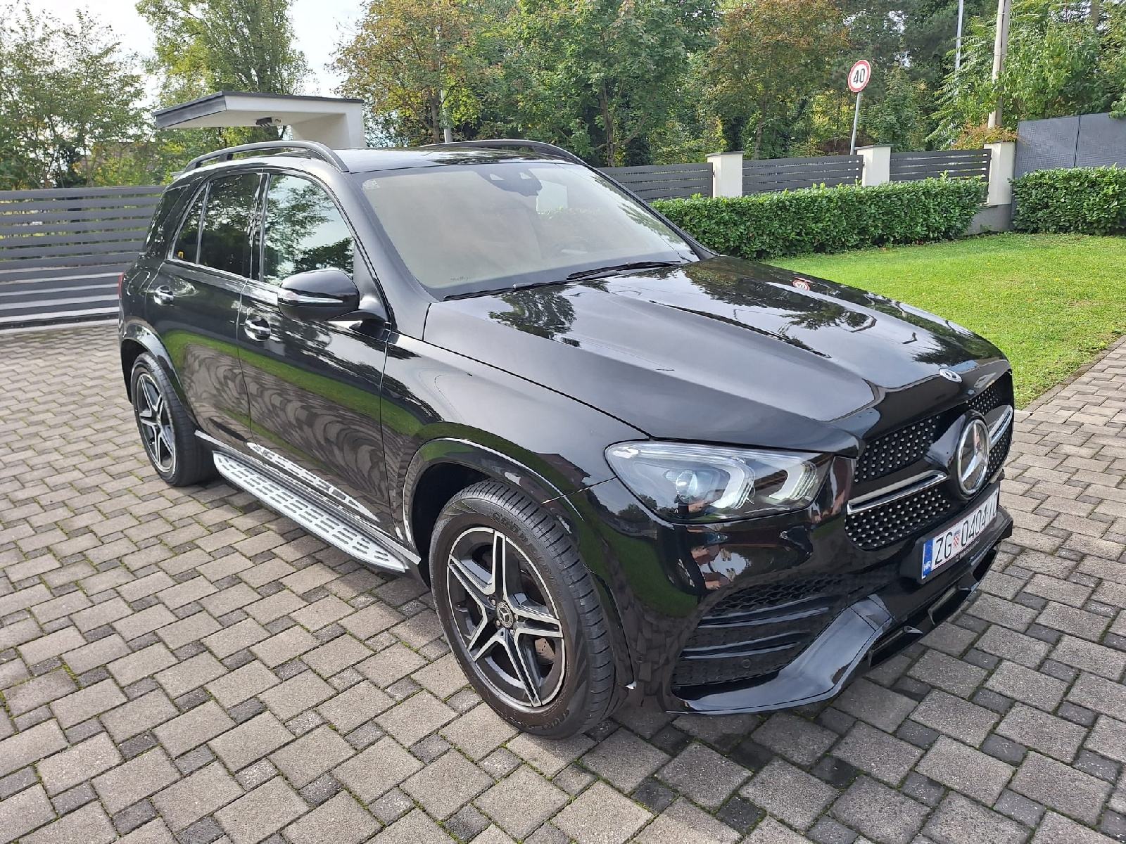 Mercedes-Benz GLE 300d 4x4 AMG, fotografija 2