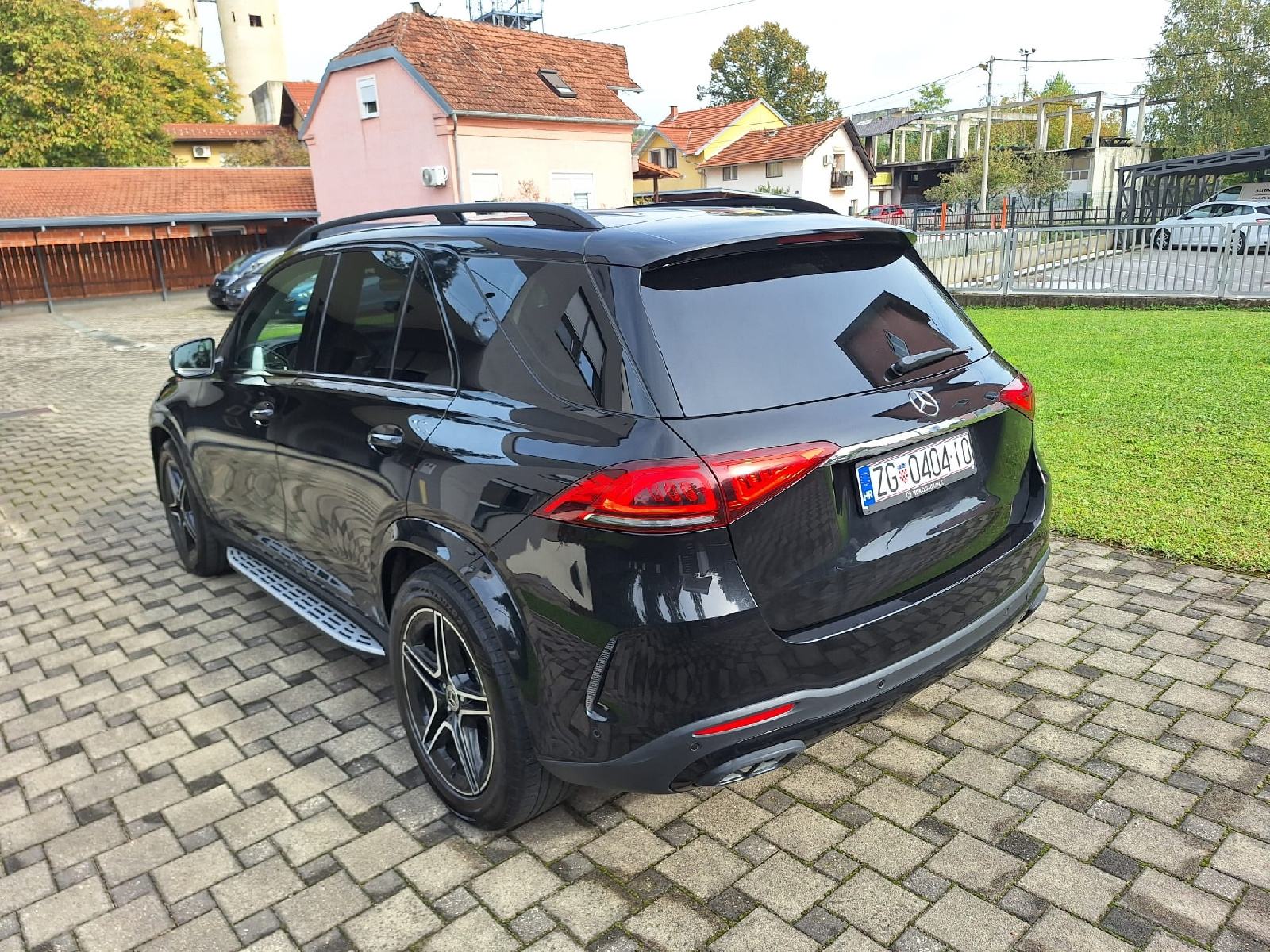 Mercedes-Benz GLE 300d 4x4 AMG, fotografija 4