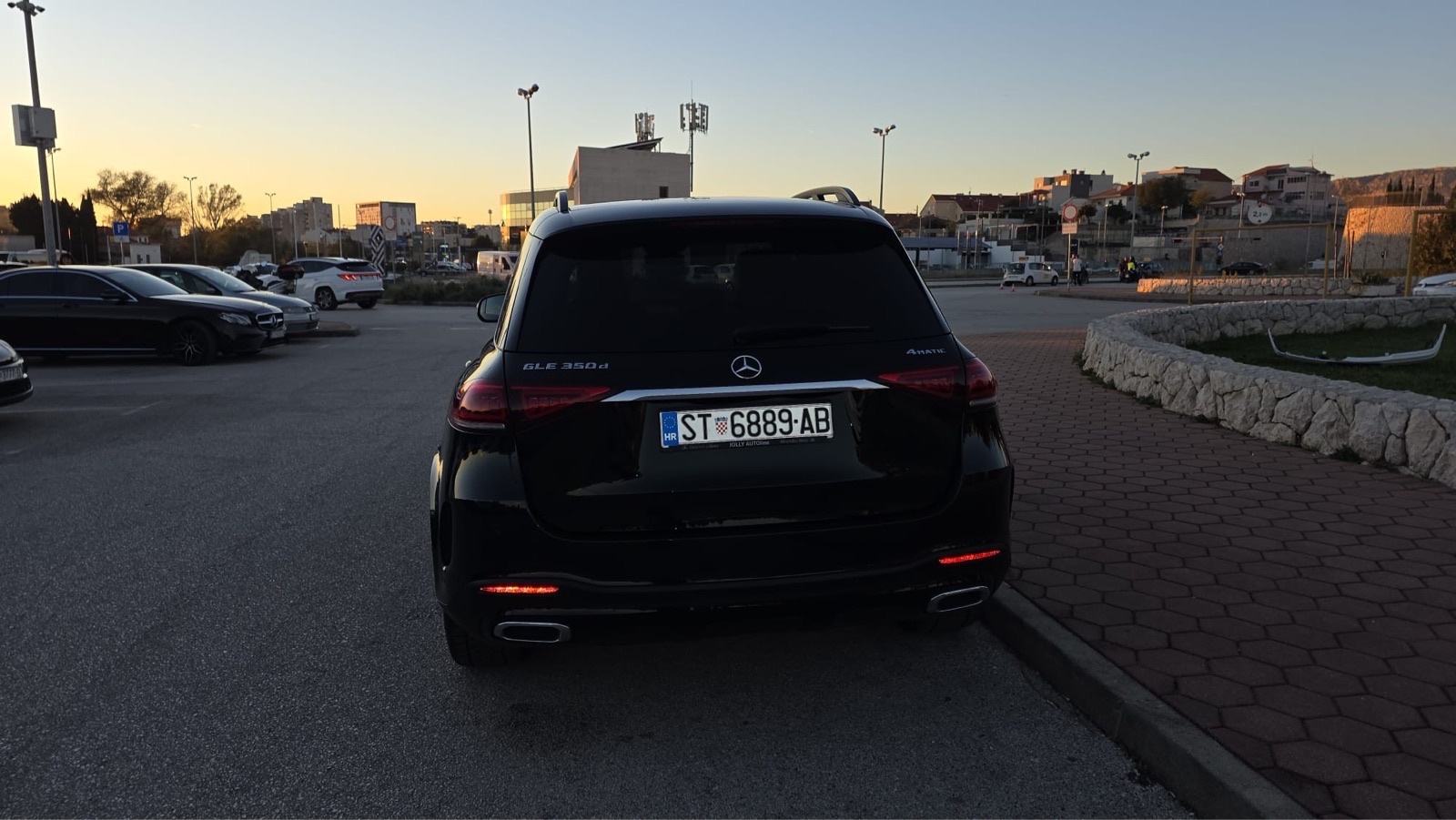Mercedes-Benz GLE 350 d 4M AMG /Zračni ovjes/Panorama/360/Night/, fotografija 5