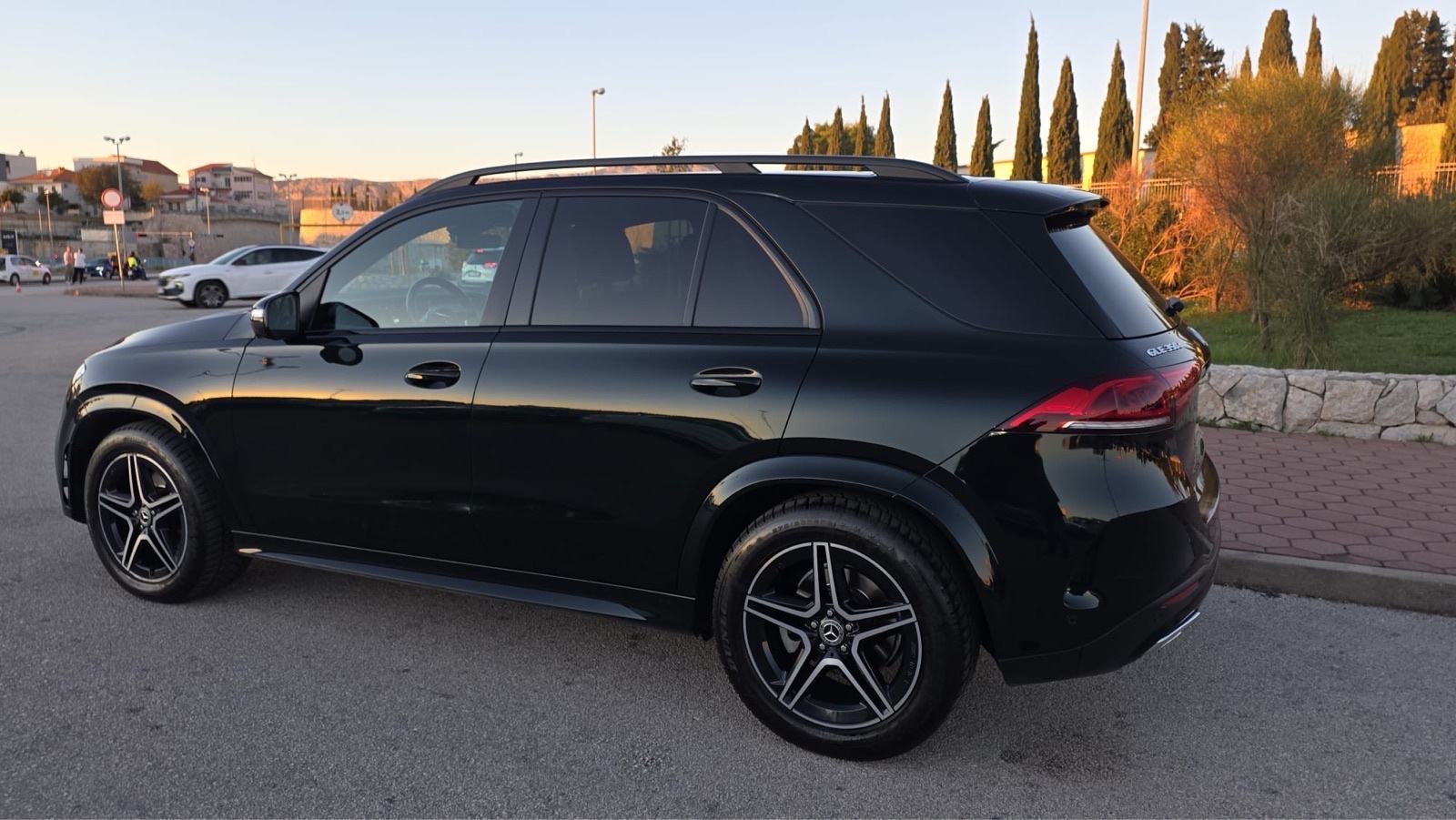 Mercedes-Benz GLE 350 d 4M AMG /Zračni ovjes/Panorama/360/Night/, fotografija 3