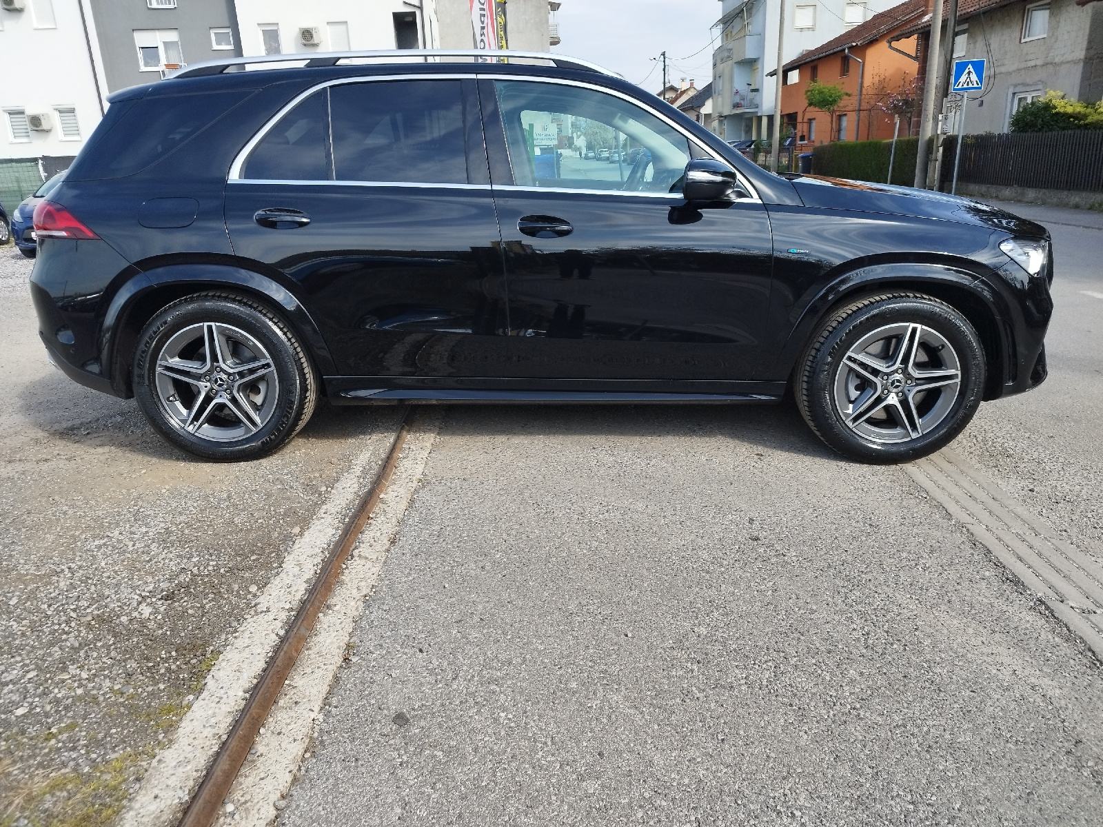 Mercedes-Benz GLE 350 de 4 MATIC // PLUG-IN HIBRID // AMG // PANO, fotografija 13