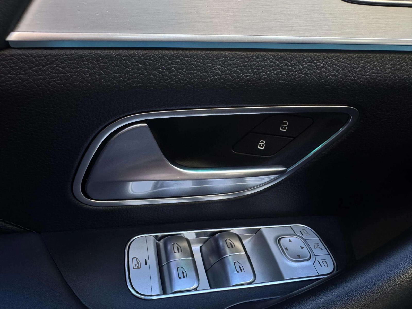 Mercedes-Benz GLE 350de HIBRID 4MATIC*AMG* *U PDV-U*STAKLENI KROV*KOŽA, fotografija 15