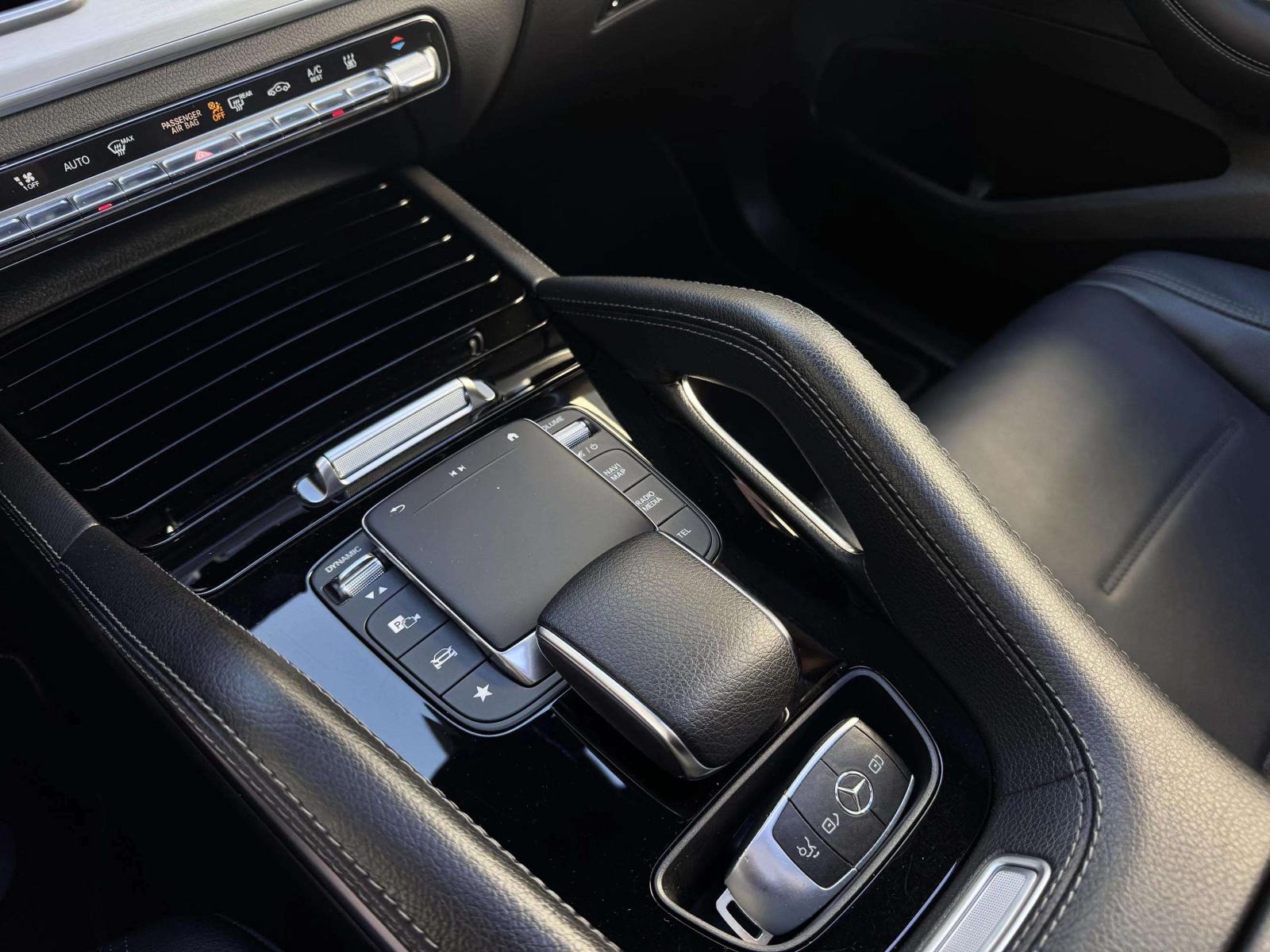 Mercedes-Benz GLE 350de HIBRID 4MATIC*AMG* *U PDV-U*STAKLENI KROV*KOŽA, fotografija 17