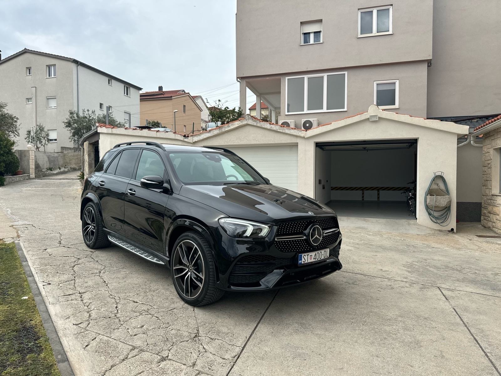Mercedes-Benz GLE 400d , AMG paket, pogled izvana - slika 1