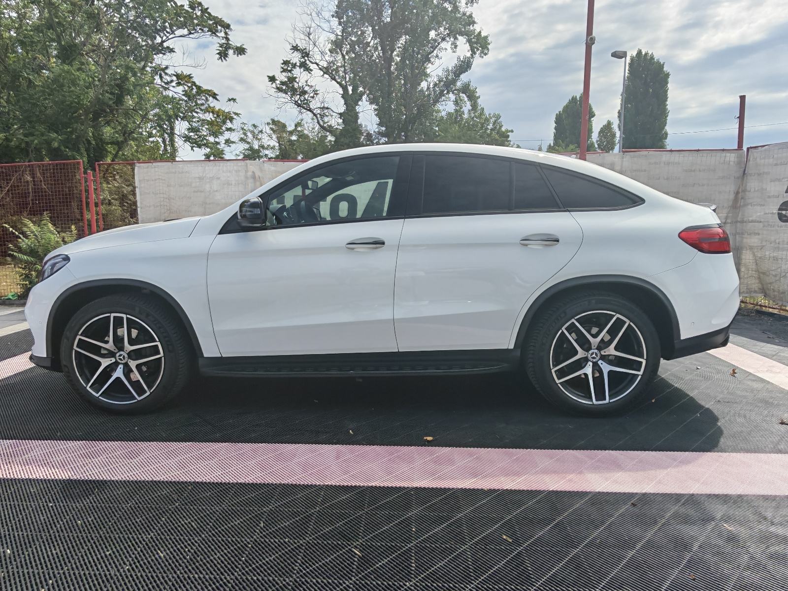 Mercedes-Benz GLE Coupe 350 d 4MATIC*Amg, Koža, Kamera*, fotografija 4