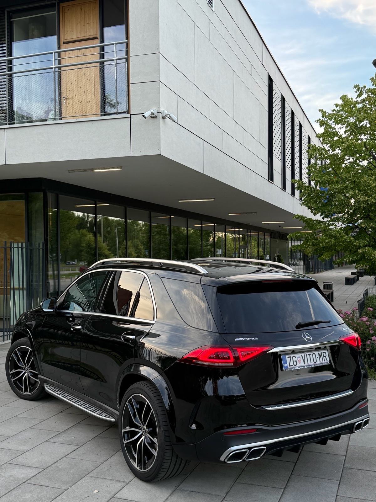Mercedes-Benz GLE350d 4MATIC 2XAMG 2019.,MULTIBEAN,BURMESTER,AMBI., fotografija 1