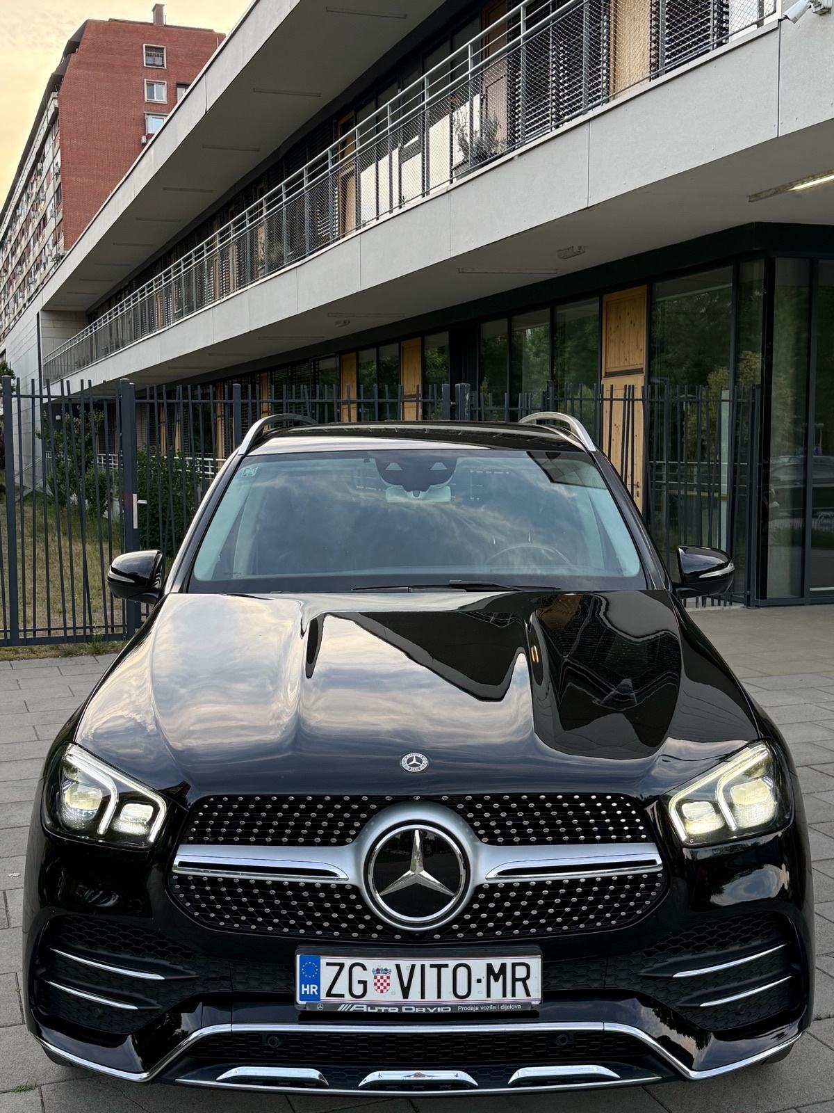 Mercedes-Benz GLE350d 4MATIC 2XAMG 2019.,MULTIBEAN,BURMESTER,AMBI., fotografija 2