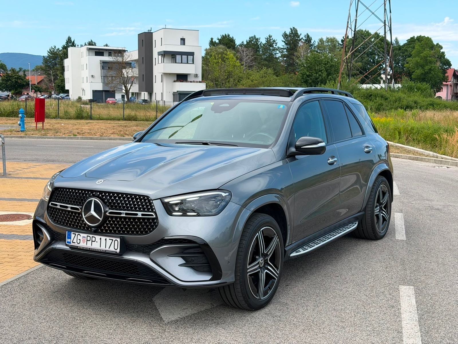 Mercedes-Benz GLE350de 2025god… AMG NIGHT PAKET, pogled izvana - slika 1