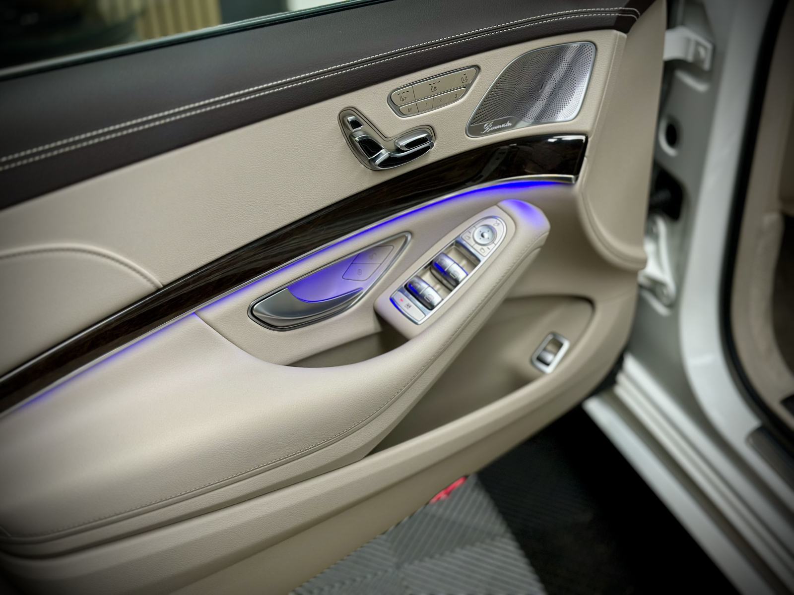Mercedes-Benz S klasa 350d, AMG, svi servisi, top stanje, fotografija 10