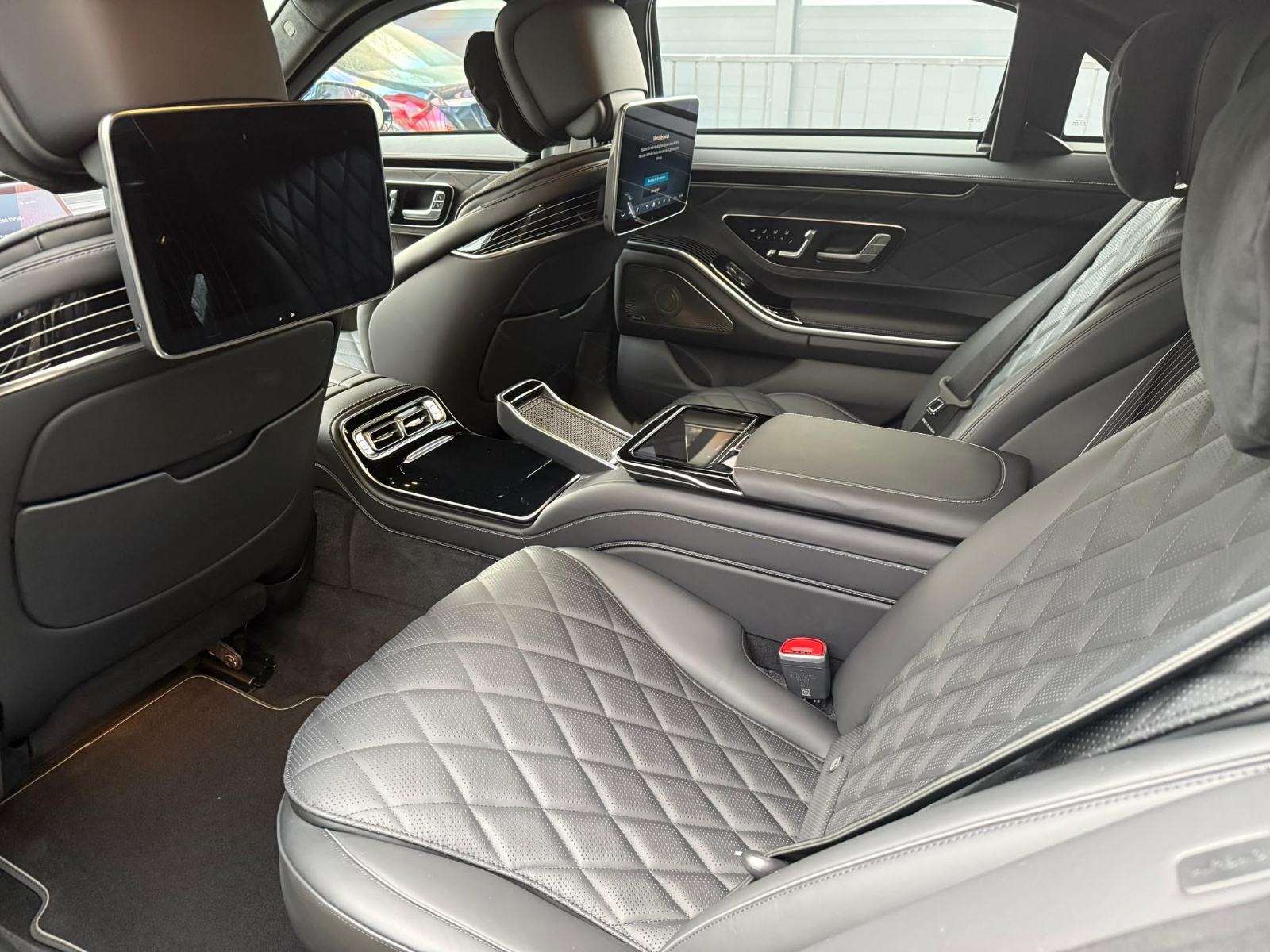 Mercedes-Benz S klasa 2024 g.p S680 VR10 Blindirani, fotografija 6