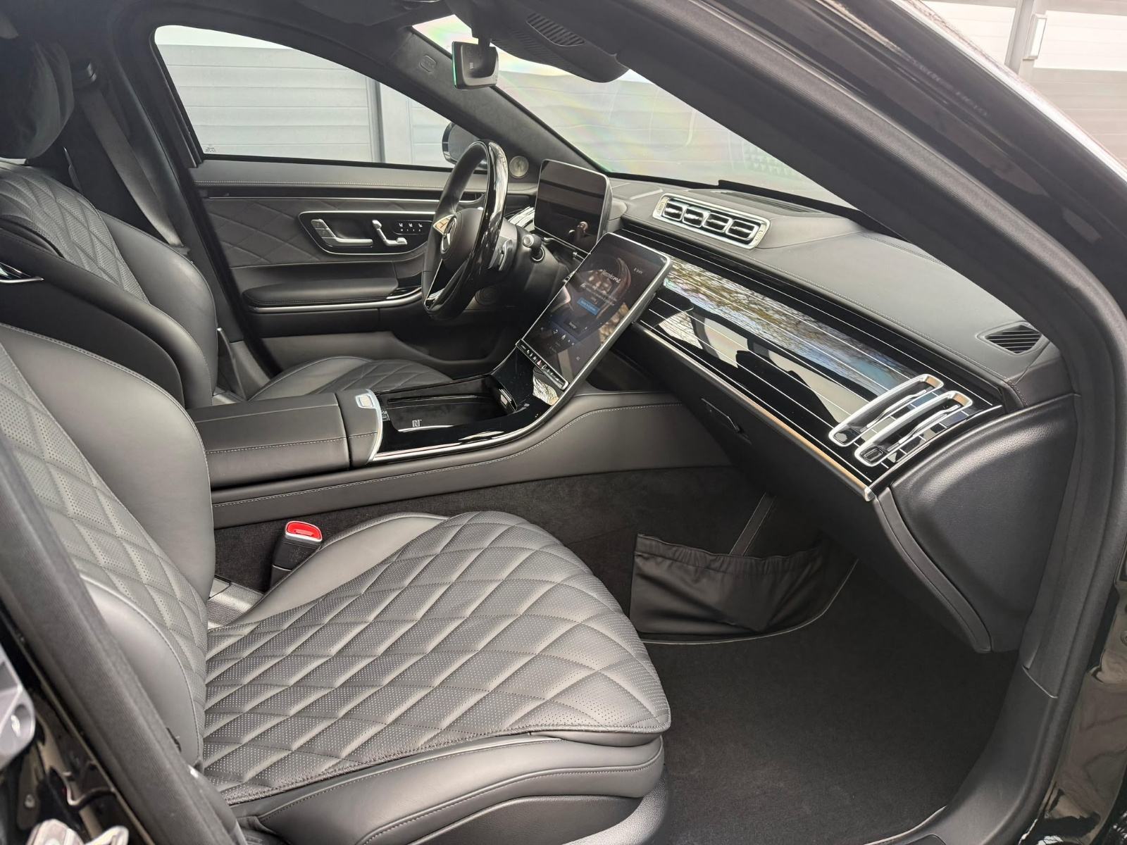 Mercedes-Benz S klasa 2024 g.p S680 VR10 Blindirani, fotografija 8