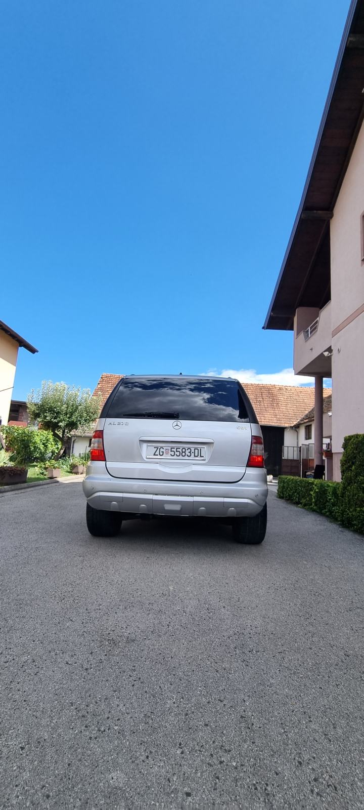 Mercedes-Benz ML 270cdi sa 7 sjedala ručni mjenjač, fotografija 12
