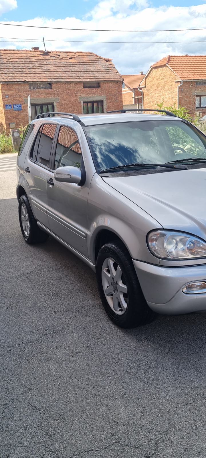 Mercedes-Benz ML 270cdi sa 7 sjedala ručni mjenjač, fotografija 9