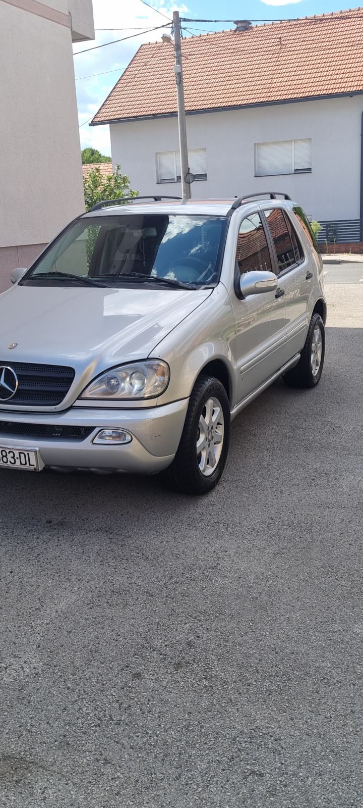 Mercedes-Benz ML 270cdi sa 7 sjedala ručni mjenjač, pogled izvana - slika 2