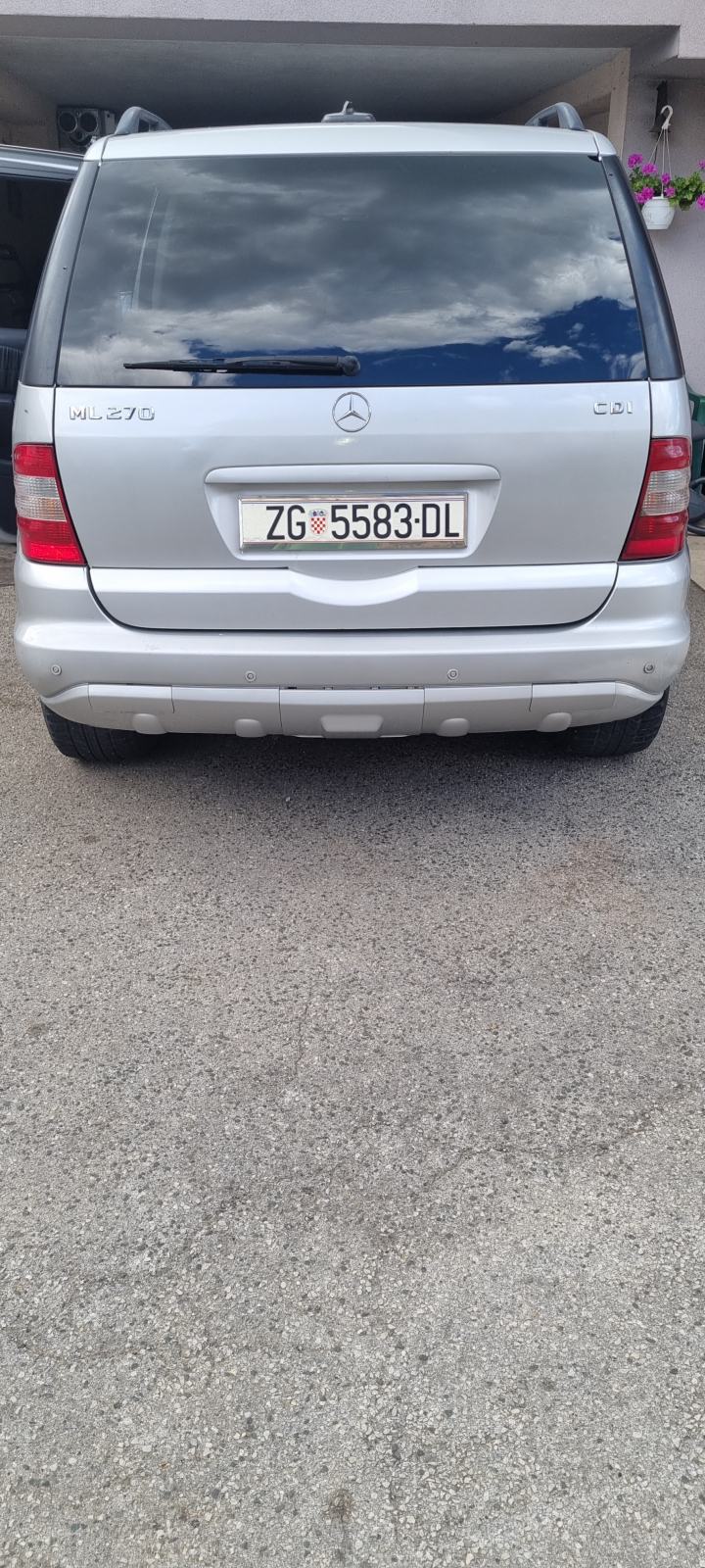 Mercedes-Benz ML 270cdi sa 7 sjedala ručni mjenjač, pogled izvana - slika 4