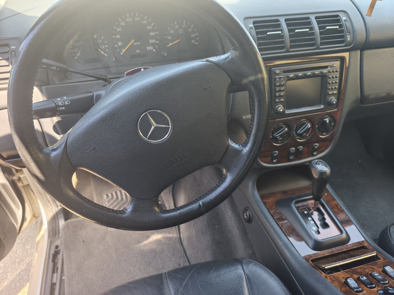 Mercedes-Benz ML 320ML automatik, fotografija 7