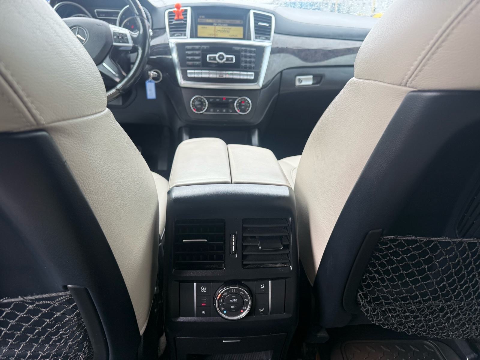 Mercedes-Benz ML 350 CDI*4 Matic*PANOR*NAVIG*R.KAMERA* automatik, fotografija 20