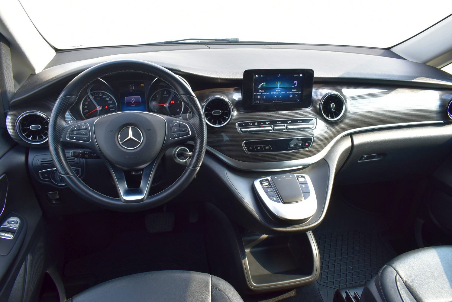 Mercedes-Benz V-klasa 220d *HR* A/T, SERVISNA, 8 SJEDALA, REG. 07/27, fotografija 2