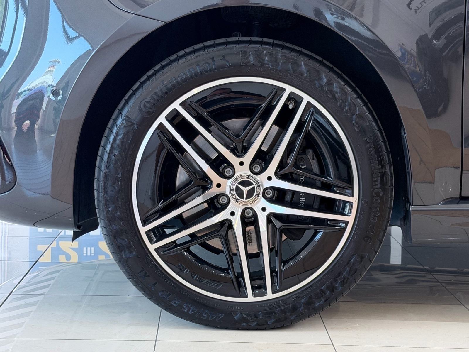 Mercedes-Benz V-klasa 300d | 4 MATIC | AMG LINE | AVANTGARDE | PANO, fotografija 13