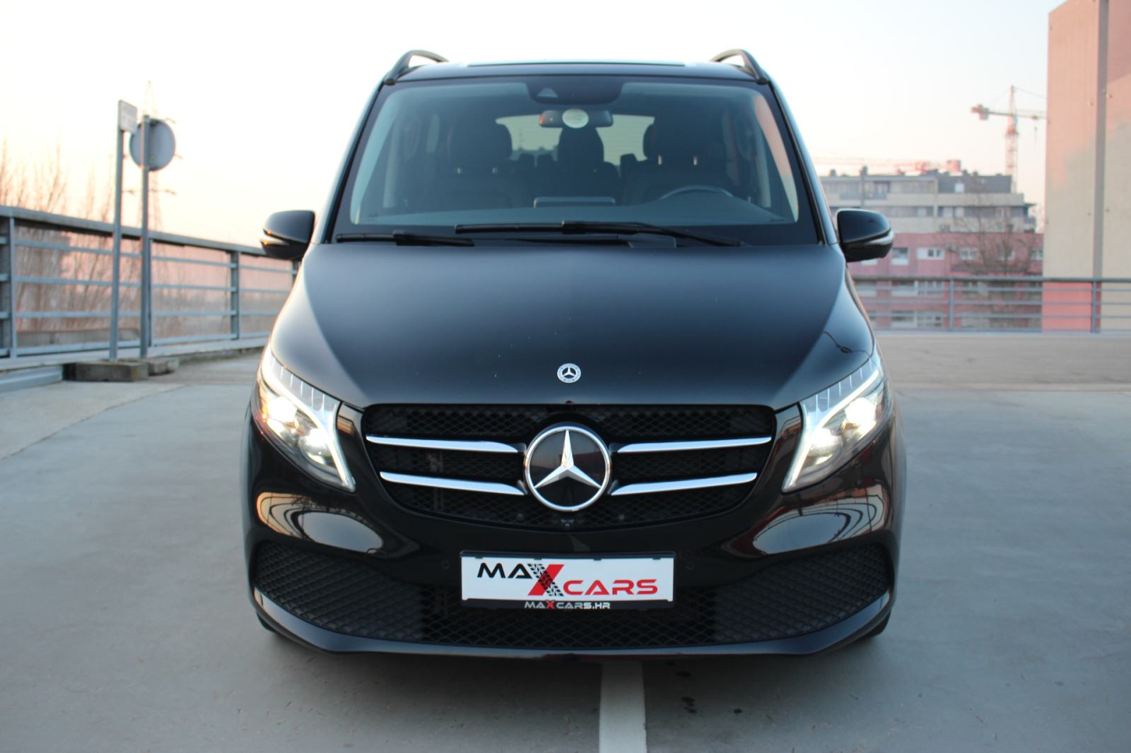 Mercedes Benz V300d Long•Avantgarde•Airmatic•Kamere 360•El.vrata•8 sje, fotografija 11
