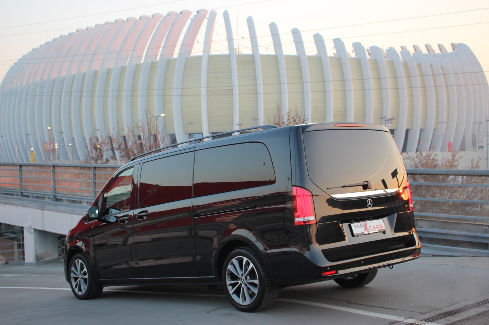 Mercedes Benz V300d Long•Avantgarde•Airmatic•Kamere 360•El.vrata•8 sje, pogled izvana - slika 3