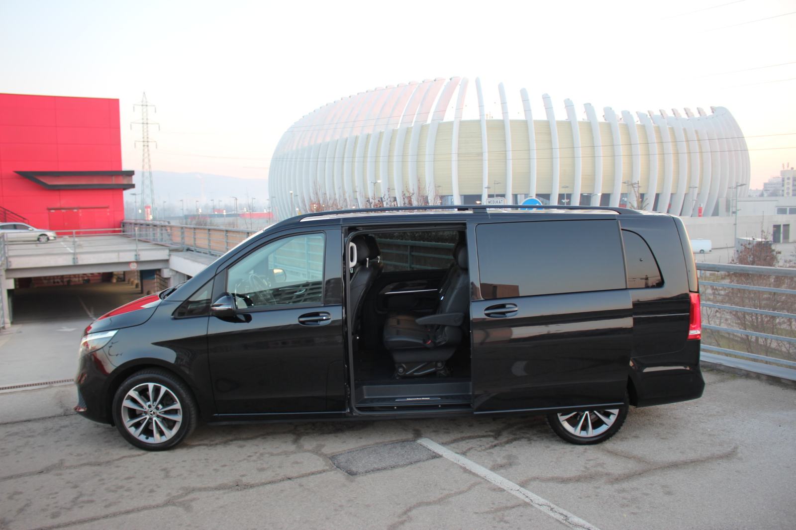 Mercedes Benz V300d Long•Avantgarde•Airmatic•Kamere 360•El.vrata•8 sje, fotografija 6
