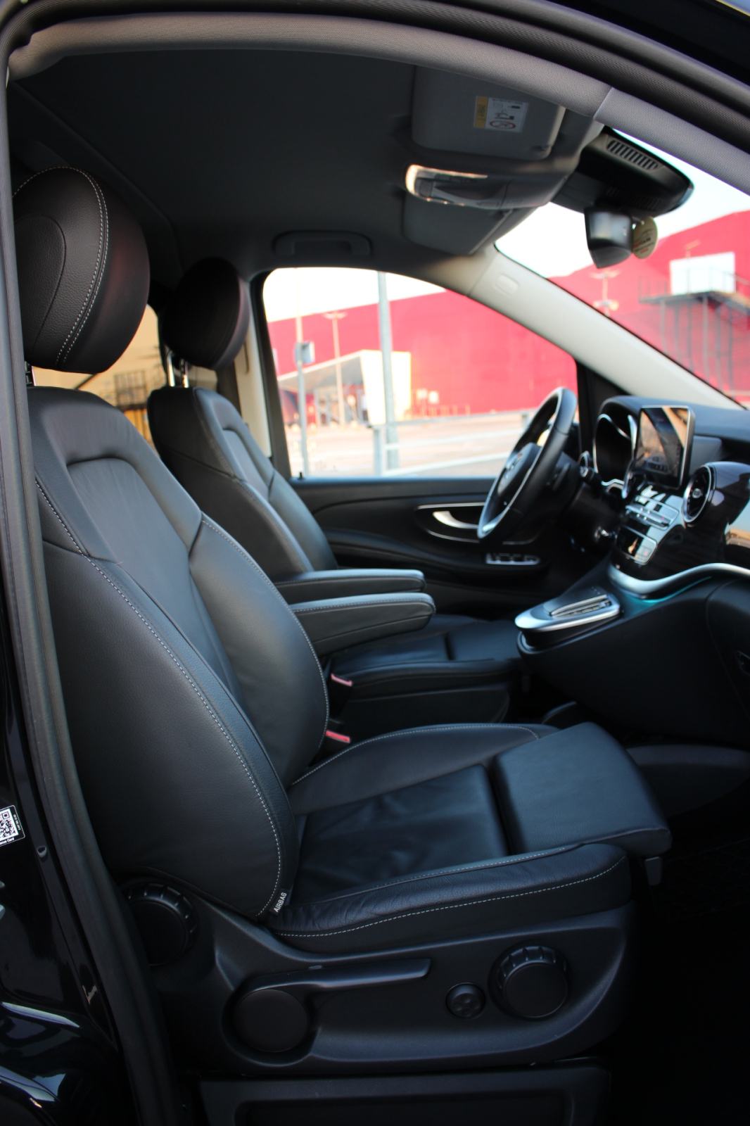 Mercedes Benz V300d Long•Avantgarde•Airmatic•Kamere 360•El.vrata•8 sje, fotografija 19