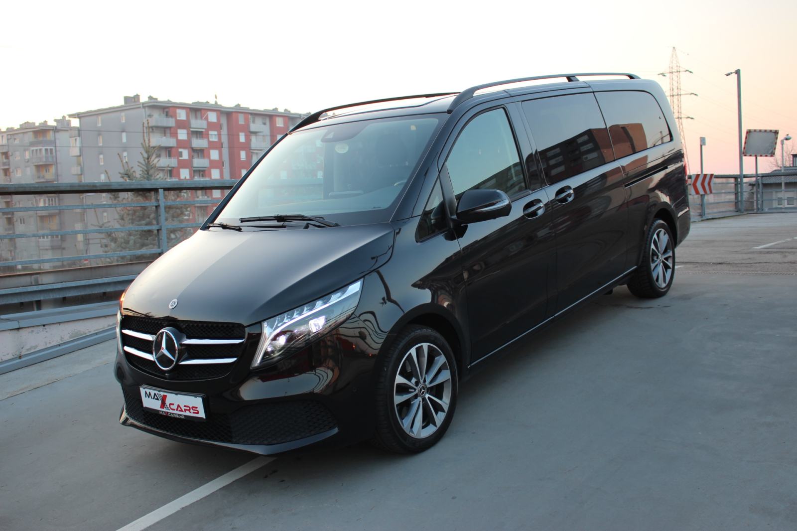 Mercedes Benz V300d Long•Avantgarde•Airmatic•Kamere 360•El.vrata•8 sje, fotografija 10