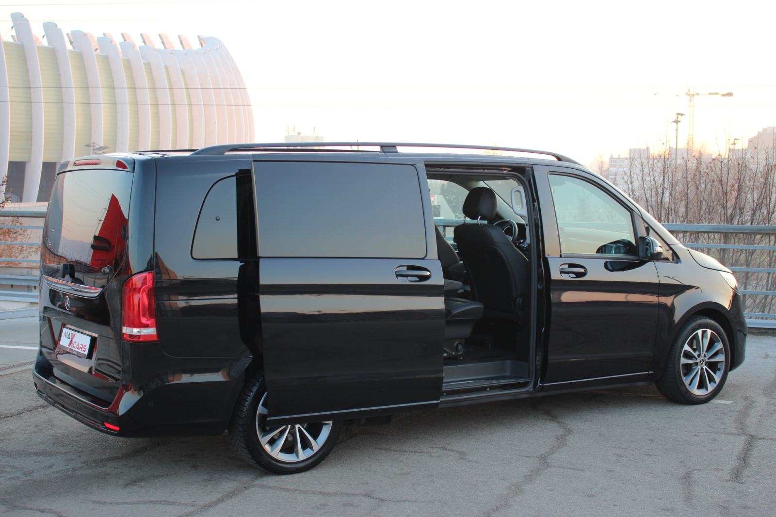 Mercedes Benz V300d Long•Avantgarde•Airmatic•Kamere 360•El.vrata•8 sje, fotografija 17