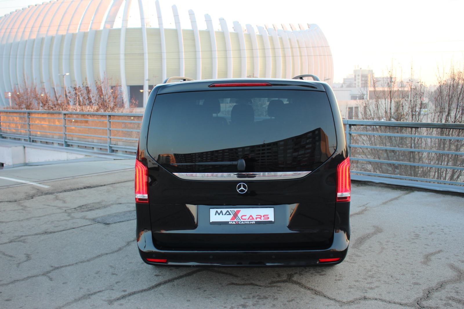 Mercedes Benz V300d Long•Avantgarde•Airmatic•Kamere 360•El.vrata•8 sje, fotografija 8