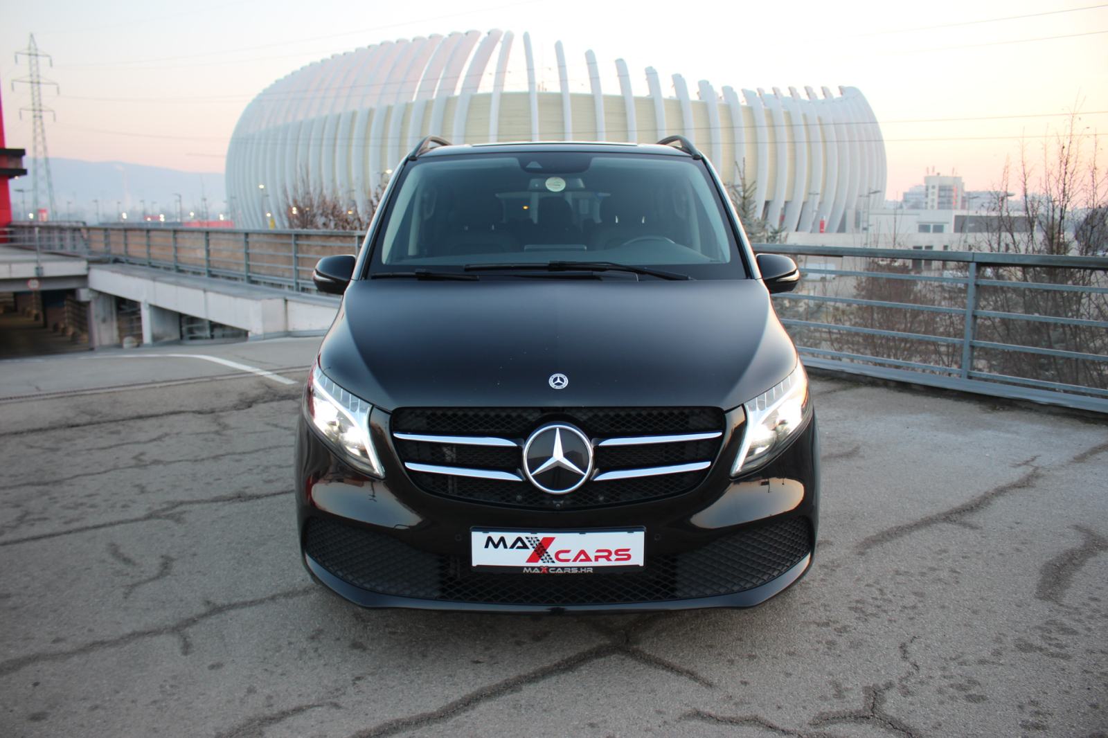 Mercedes Benz V300d Long•Avantgarde•Airmatic•Kamere 360•El.vrata•8 sje, fotografija 7