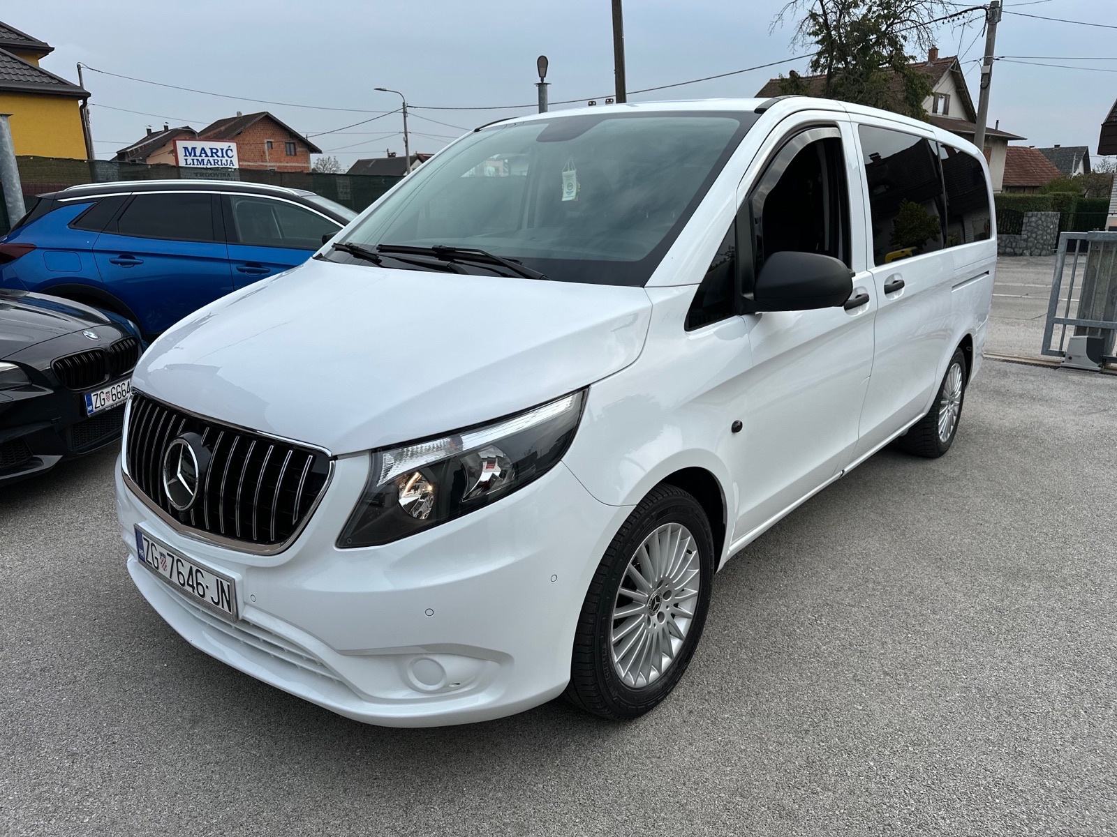 Mercedes Vito 8 1