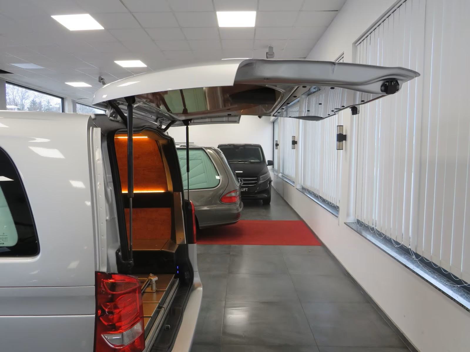 Mercedes-Benz Vito POGREBNO VOZILO, fotografija 16