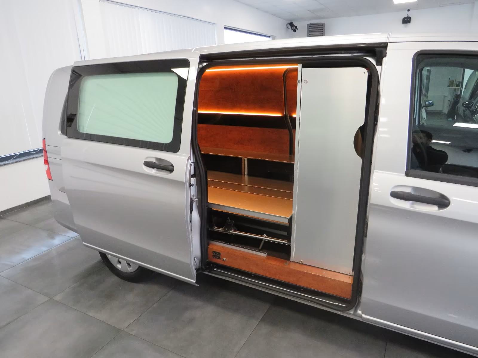 Mercedes-Benz Vito POGREBNO VOZILO, fotografija 15