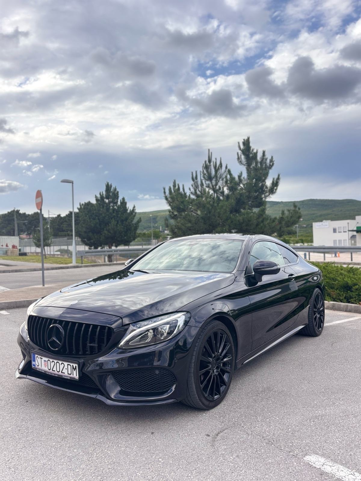Mercedes-Benz W205 Coupe 220d AMG, pogled izvana - slika 2
